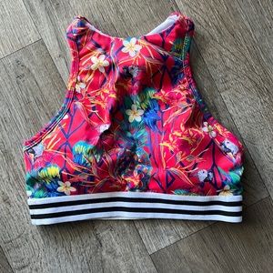 Chestee sports bra with pads